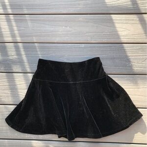 Ofphiladelphia good lad, Black velour skirt, 4T
